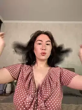 CurvyWoman- online show from September 15, 2025, 7:53 am