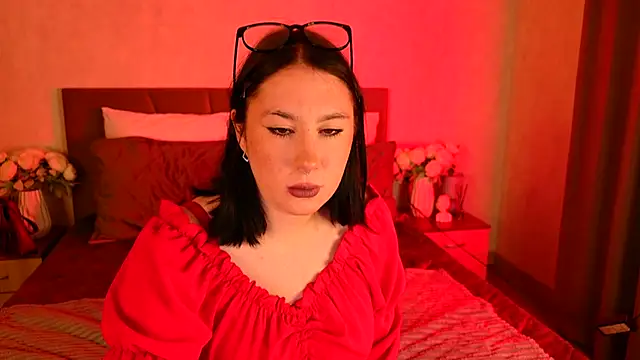 CurvyWoman- online show from September 26, 2025, 5:03 am