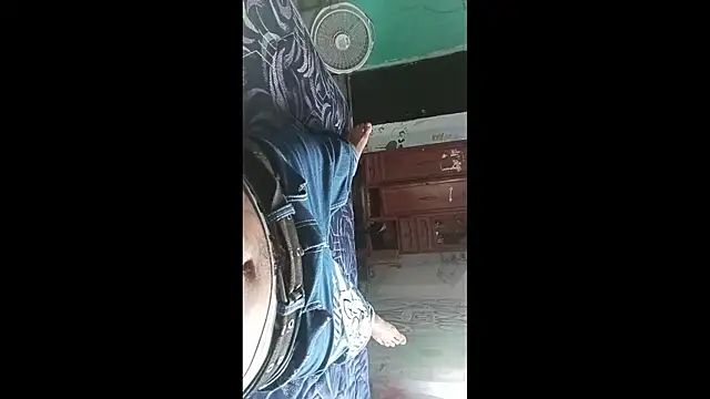 ElRompeponchi online show from September 22, 2025, 11:11 pm