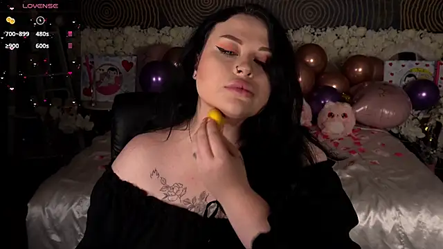 Snapshot of SerahMirabeli chatting on February 14, 2026, 8:42 pm SerahMirabeli online show from February 14, 2026, 8:42 pm