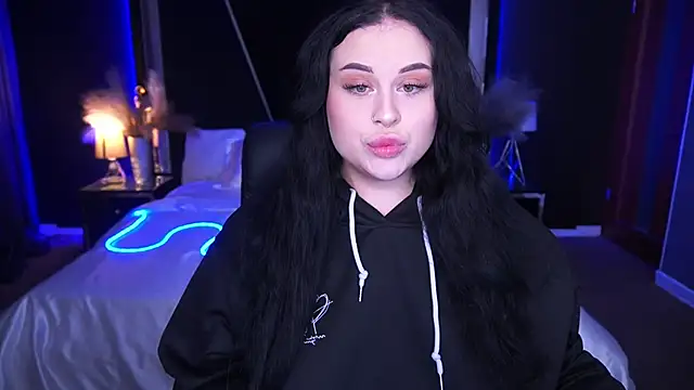 SerahMirabeli online show from October 7, 2025, 7:04 pm