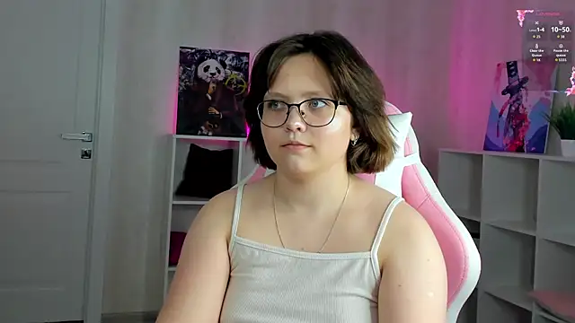 Mila  Cutee online show from November 5, 2025, 9:23 am