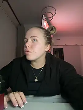 Snapshot of prettycocomae chatting on November 10, 2025, 8:36 pm prettycocomae online show from November 10, 2025, 8:36 pm