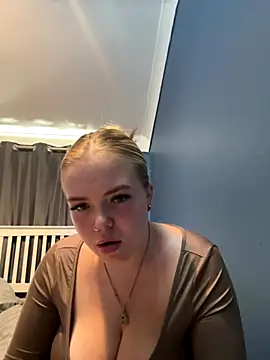 Snapshot of prettycocomae chatting on September 10, 2025, 2:49 pm prettycocomae online show from September 10, 2025, 2:49 pm