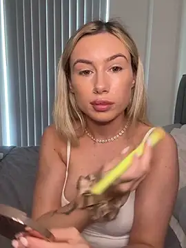 SexySaraxxoo online show from February 10, 2026, 11:31 am