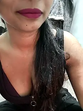 Itz Mayra  online show from January 8, 2026, 10:10 am