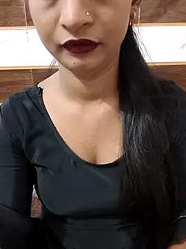 Itz Mayra  online show from October 23, 2025, 6:34 am