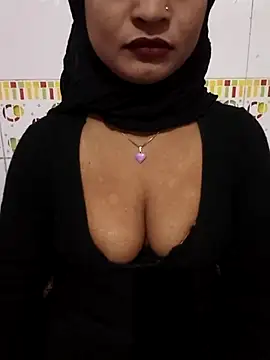 Itz Mayra  online show from November 28, 2025, 10:37 am