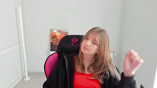 NeyliDream online show from April 9, 2026, 12:33 pm