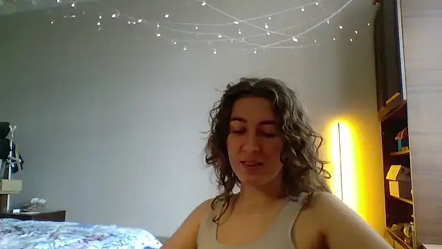 Snapshot of Mireeina chatting on July 20, 2026, 1:57 pm Mireeina online show from July 20, 2026, 1:57 pm