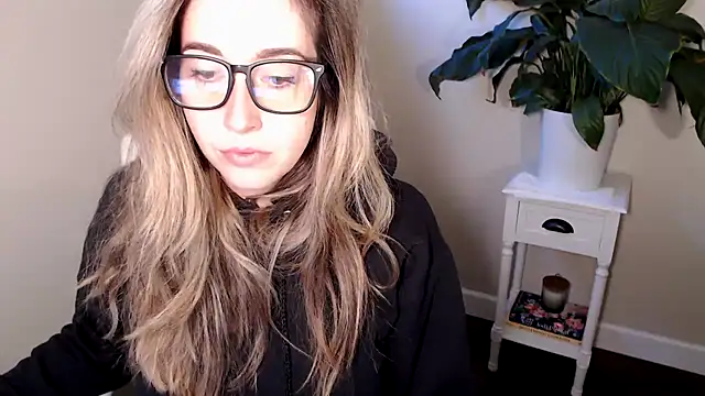 SuggestiveBehavior online show from October 10, 2025, 12:50 pm