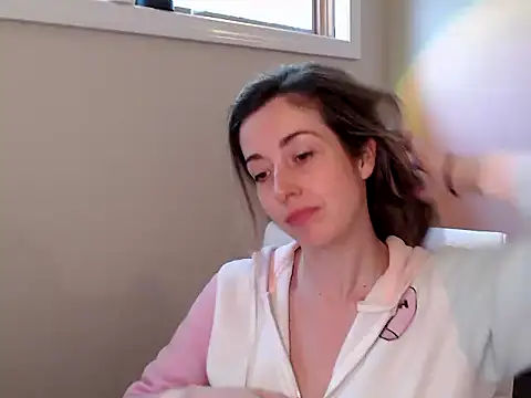 SuggestiveBehavior online show from September 29, 2025, 4:34 pm
