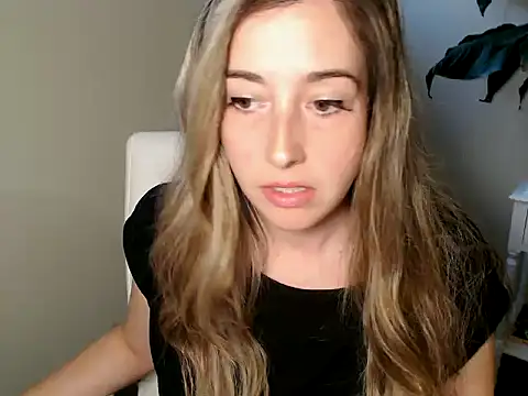 SuggestiveBehavior online show from September 25, 2025, 3:29 pm