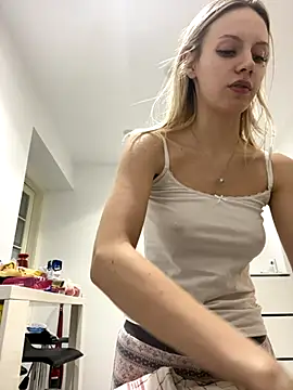 cherryrose555 online show from September 21, 2025, 10:20 am