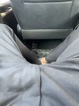 your-hugehard-ashi online show from December 3, 2025, 5:30 am