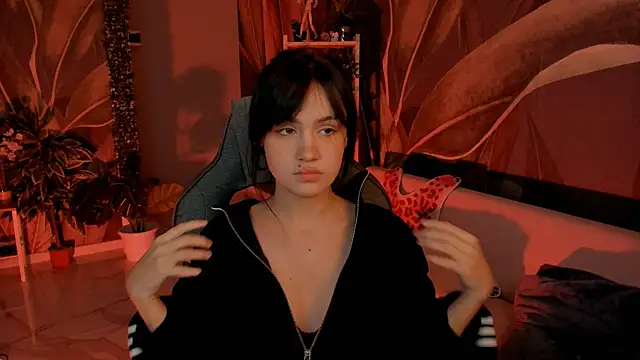 MonicaFarmer online show from November 1, 2025, 2:44 pm