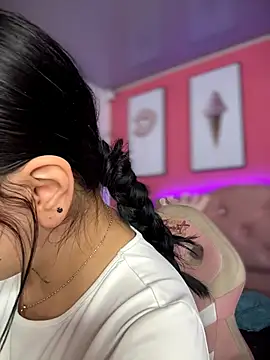 Megaan  More online show from December 21, 2025, 2:35 am