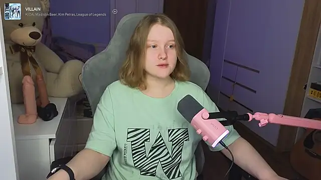 OliviaBlade online show from November 1, 2025, 1:49 pm