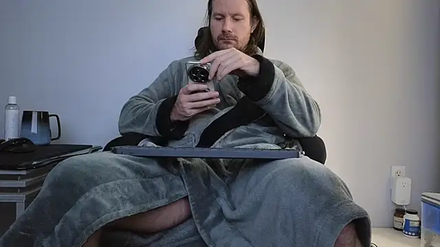 AlbinoAdonis online show from October 3, 2025, 5:58 pm