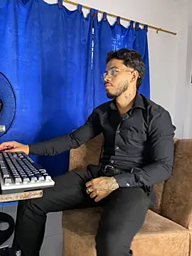 DavideVentura  online show from October 2, 2025, 8:45 pm