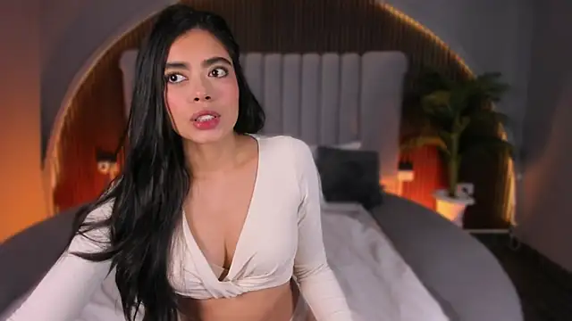 Snapshot of Isabellax21 chatting on February 17, 2026, 4:32 am Isabellax21 online show from February 17, 2026, 4:32 am