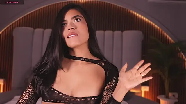 Snapshot of Isabellax21 chatting on March 4, 2026, 4:09 am Isabellax21 online show from March 4, 2026, 4:09 am