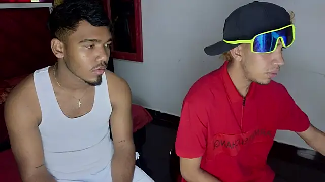 Snapshot of Latin_straight0 chatting on September 19, 2025, 6:23 pm Latin straight0 online show from September 19, 2025, 6:23 pm
