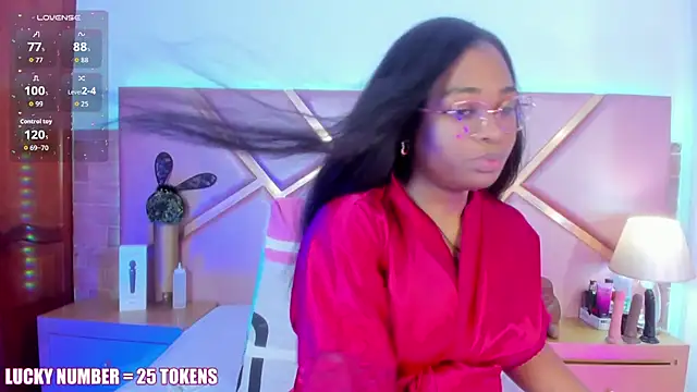 SophieSinclair online show from May 11, 2026, 12:17 pm