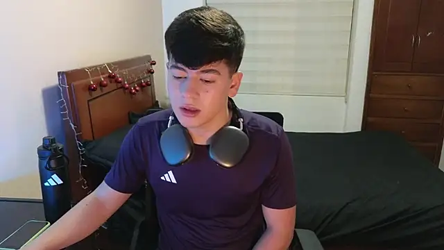 Snapshot of tightncuteass chatting on November 21, 2025, 11:37 pm tightncuteass online show from November 21, 2025, 11:37 pm