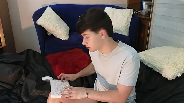 tightncuteass online show from March 1, 2026, 2:22 am