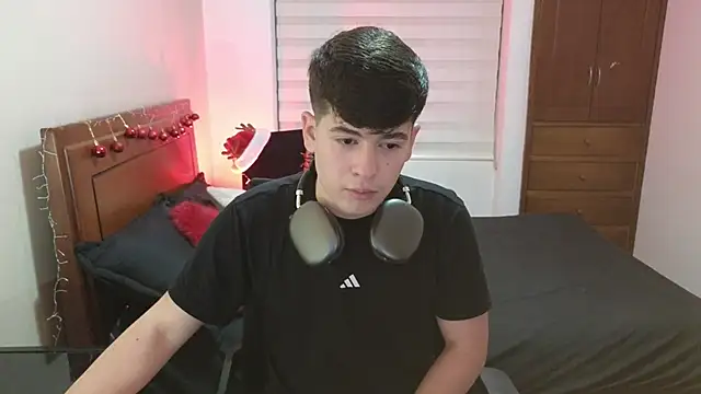 Snapshot of tightncuteass chatting on November 19, 2025, 10:43 pm tightncuteass online show from November 19, 2025, 10:43 pm