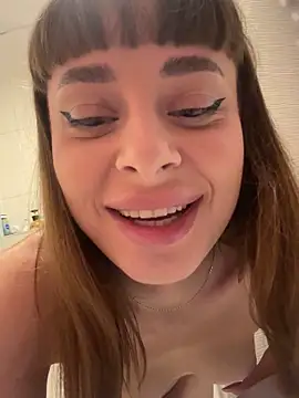 BabyBee  online show from November 7, 2025, 9:08 pm