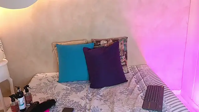 Snapshot of Kloee_12 chatting on June 6, 2026, 1:49 pm Kloee 12 online show from June 6, 2026, 1:49 pm