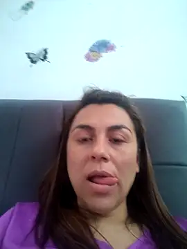 vanessa-titisM online show from April 26, 2026, 5:32 pm