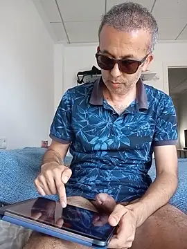 EmilioTaladdro online show from June 3, 2026, 3:17 pm