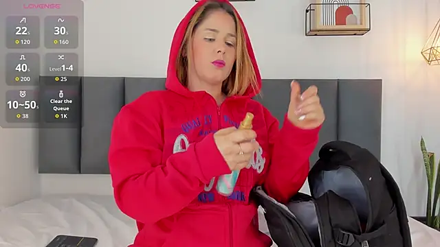 dulce mmg online show from October 31, 2025, 7:10 pm