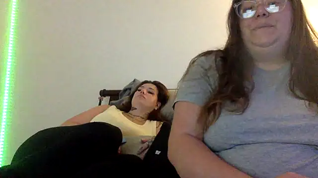 Snapshot of amberlynntun chatting on April 4, 2026, 1:56 am amberlynntun online show from April 4, 2026, 1:56 am