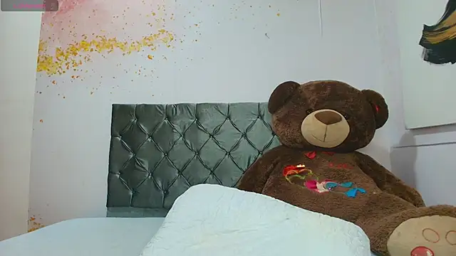 debora ortiz online show from October 7, 2025, 1:23 pm