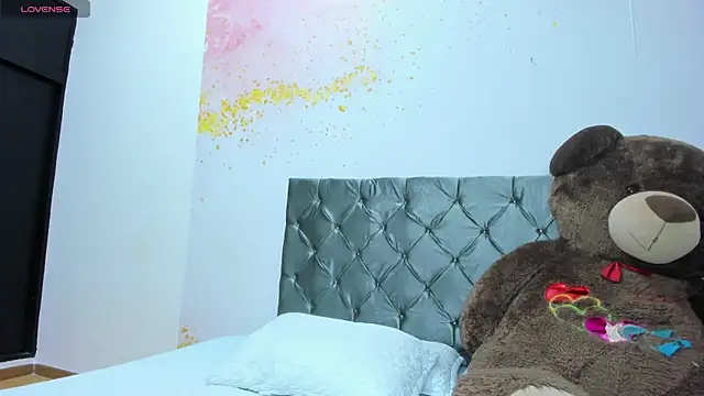 debora ortiz online show from October 8, 2025, 1:12 pm