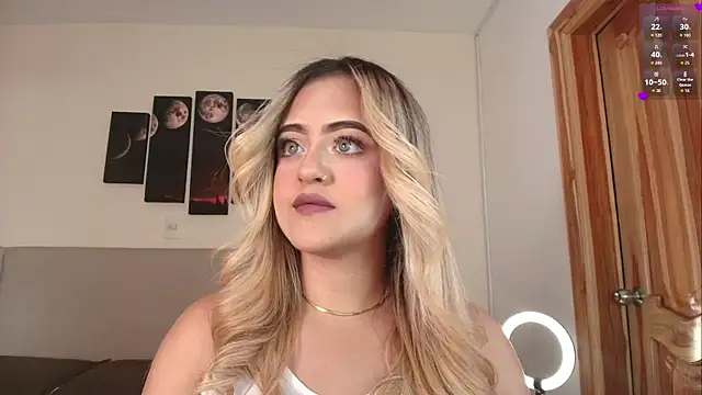 MaryMoon  online show from April 10, 2026, 6:15 pm