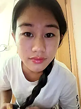 luy-xinh02 online show from October 7, 2025, 2:23 am