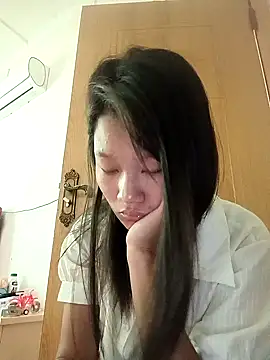 luy-xinh02 online show from September 28, 2025, 7:04 am