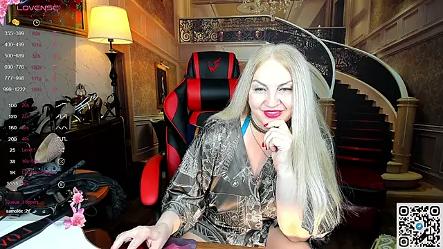 Nina Devillle online show from April 5, 2026, 1:45 am