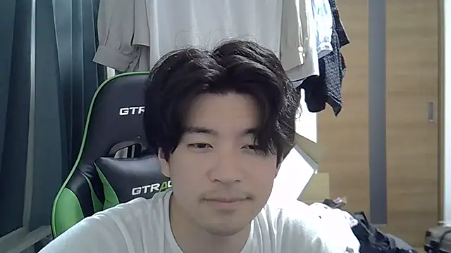 aokunvvv online show from October 7, 2025, 5:14 pm