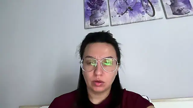 Snapshot of Karllina chatting on August 6, 2026, 6:47 pm Karllina online show from August 6, 2026, 6:47 pm