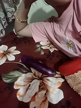 Neha Singh92 online show from November 15, 2025, 12:31 pm