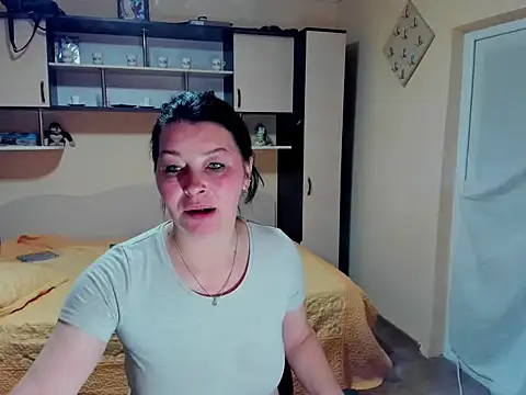 Soffy Skye online show from April 15, 2026, 5:02 am