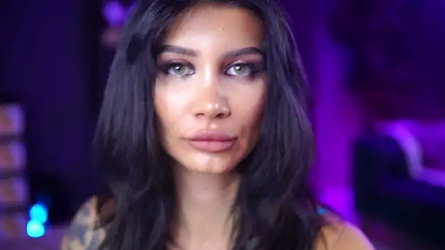 YuliaDesirevska online show from November 4, 2025, 8:23 pm