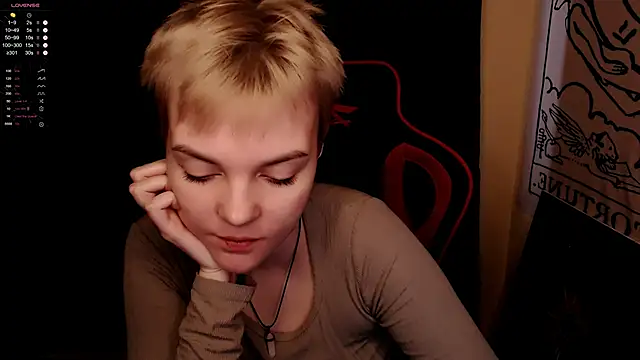 Snapshot of KrisNeal chatting on November 4, 2025, 9:35 am KrisNeal online show from November 4, 2025, 9:35 am