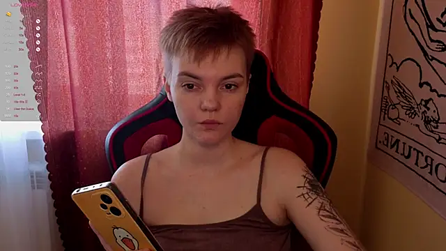 Snapshot of KrisNeal chatting on October 12, 2025, 9:32 am KrisNeal online show from October 12, 2025, 9:32 am